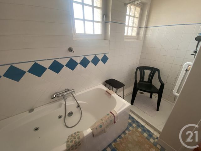 maison à vendre - 6 pièces - 167.8 m2 - AGON COUTAINVILLE - 50 - BASSE-NORMANDIE - Century 21 Royer Immo