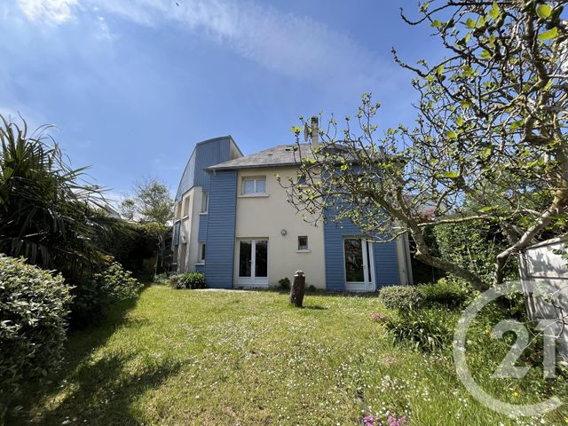 maison à vendre - 8 pièces - 164.3 m2 - AGON COUTAINVILLE - 50 - BASSE-NORMANDIE - Century 21 Royer Immo