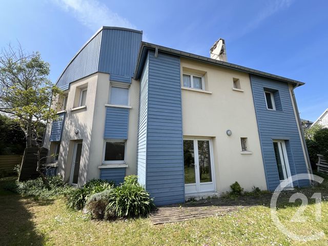maison à vendre - 8 pièces - 164.3 m2 - AGON COUTAINVILLE - 50 - BASSE-NORMANDIE - Century 21 Royer Immo