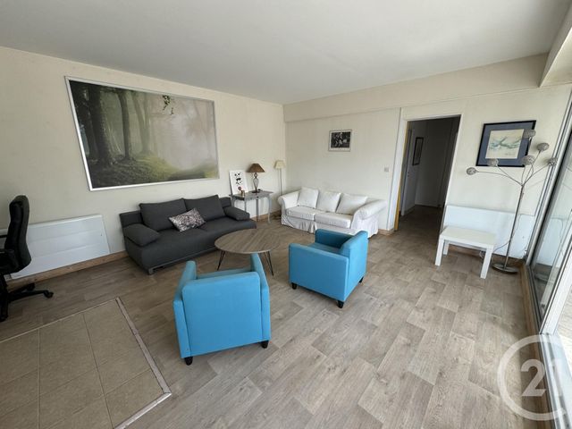 Afficher la photo en grand Appartement F3 à vendre - 3 pièces - 79.0 m2 - AGON COUTAINVILLE - 50 - BASSE-NORMANDIE - Century 21 Royer Immo