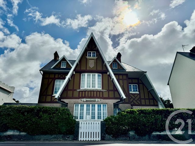 maison à vendre - 10 pièces - 239.4 m2 - AGON COUTAINVILLE - 50 - BASSE-NORMANDIE - Century 21 Royer Immo