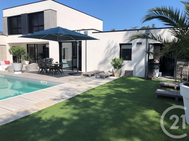 maison à vendre - 6 pièces - 215.21 m2 - AGON COUTAINVILLE - 50 - BASSE-NORMANDIE - Century 21 Royer Immo