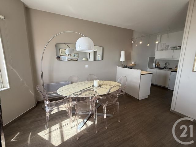 Appartement F3 à vendre - 3 pièces - 70.0 m2 - AGON COUTAINVILLE - 50 - BASSE-NORMANDIE - Century 21 Royer Immo