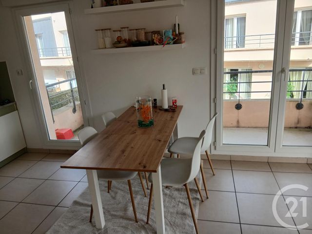 Appartement F3 à vendre - 3 pièces - 52.79 m2 - GRANVILLE - 50 - BASSE-NORMANDIE - Century 21 Royer Immo