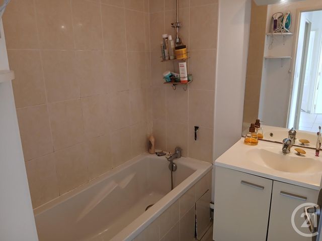 Appartement F3 à vendre - 3 pièces - 52.79 m2 - GRANVILLE - 50 - BASSE-NORMANDIE - Century 21 Royer Immo