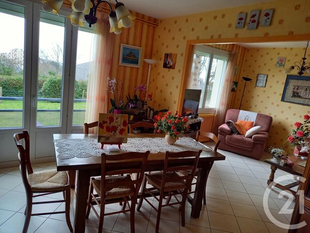 Appartement F4 à vendre - 4 pièces - 88.08 m2 - GRANVILLE - 50 - BASSE-NORMANDIE - Century 21 Royer Immo Appartement F4 à vendre - 4 pièces - 88.08 m2 - GRANVILLE - 50 - BASSE-NORMANDIE - Century 21 Royer Immo