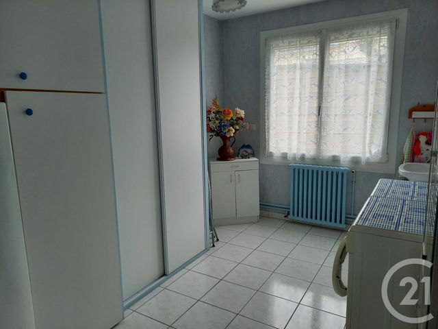 Appartement F4 à vendre - 4 pièces - 88.08 m2 - GRANVILLE - 50 - BASSE-NORMANDIE - Century 21 Royer Immo Appartement F4 à vendre - 4 pièces - 88.08 m2 - GRANVILLE - 50 - BASSE-NORMANDIE - Century 21 Royer Immo