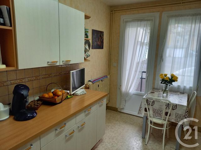 Appartement F4 à vendre - 4 pièces - 88.08 m2 - GRANVILLE - 50 - BASSE-NORMANDIE - Century 21 Royer Immo Appartement F4 à vendre - 4 pièces - 88.08 m2 - GRANVILLE - 50 - BASSE-NORMANDIE - Century 21 Royer Immo