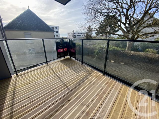 Afficher la photo en grand Appartement F3 à vendre - 3 pièces - 61.9 m2 - DONVILLE LES BAINS - 50 - BASSE-NORMANDIE - Century 21 Royer Immo