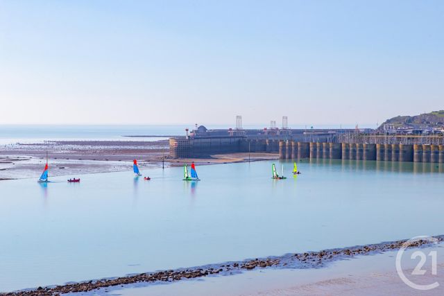 Appartement F3 à vendre - 3 pièces - 69.81 m2 - GRANVILLE - 50 - BASSE-NORMANDIE - Century 21 Royer Immo