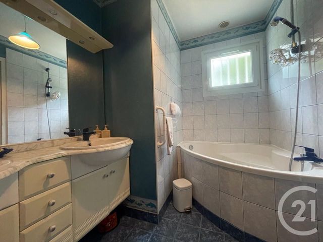 Afficher la photo en grand maison à vendre - 8 pièces - 225.79 m2 - JULLOUVILLE - 50 - BASSE-NORMANDIE - Century 21 Royer Immo