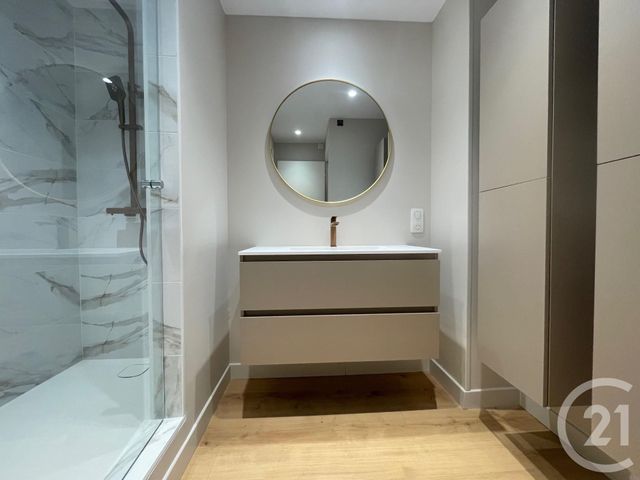 Appartement F3 à vendre - 3 pièces - 60.8 m2 - GRANVILLE - 50 - BASSE-NORMANDIE - Century 21 Royer Immo