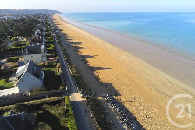 maison à vendre - 6 pièces - 220.06 m2 - JULLOUVILLE - 50 - BASSE-NORMANDIE - Century 21 Royer Immo
