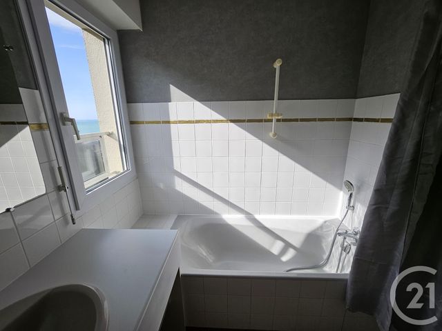 Appartement F3 à vendre - 3 pièces - 66.95 m2 - GRANVILLE - 50 - BASSE-NORMANDIE - Century 21 Royer Immo