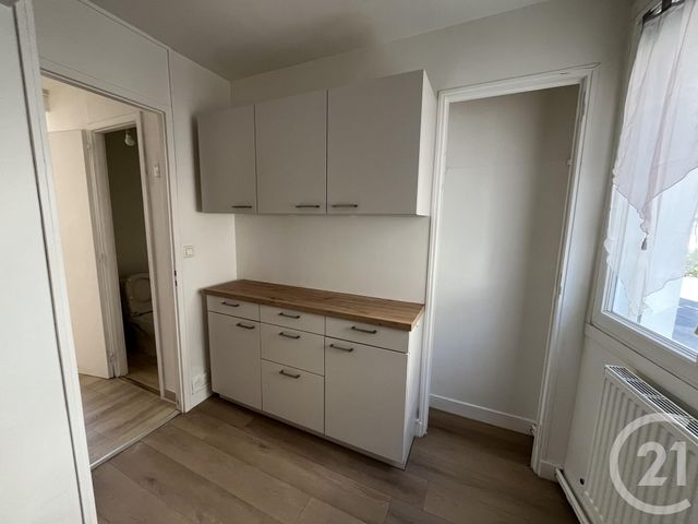 Appartement F3 à louer - 3 pièces - 64.69 m2 - GRANVILLE - 50 - BASSE-NORMANDIE - Century 21 Royer Immo Appartement F3 à louer - 3 pièces - 64.69 m2 - GRANVILLE - 50 - BASSE-NORMANDIE - Century 21 Royer Immo