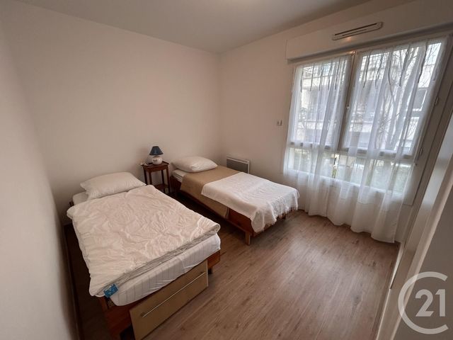 Appartement à louer - 3 pièces - 68.7 m2 - GRANVILLE - 50 - BASSE-NORMANDIE - Century 21 Royer Immo