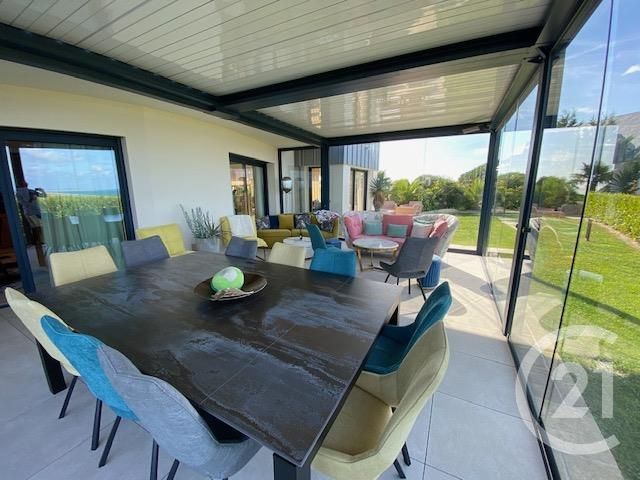 maison à vendre - 9 pièces - 340.0 m2 - DONVILLE LES BAINS - 50 - BASSE-NORMANDIE - Century 21 Royer Immo