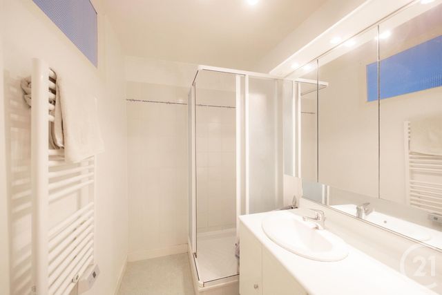 Appartement à vendre - 3 pièces - 60.35 m2 - JULLOUVILLE - 50 - BASSE-NORMANDIE - Century 21 Royer Immo