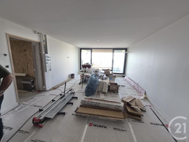 Appartement F3 à vendre - 3 pièces - 68.21 m2 - DONVILLE LES BAINS - 50 - BASSE-NORMANDIE - Century 21 Royer Immo