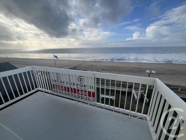 Appartement F3 à louer - 3 pièces - 80.1 m2 - JULLOUVILLE - 50 - BASSE-NORMANDIE - Century 21 Royer Immo